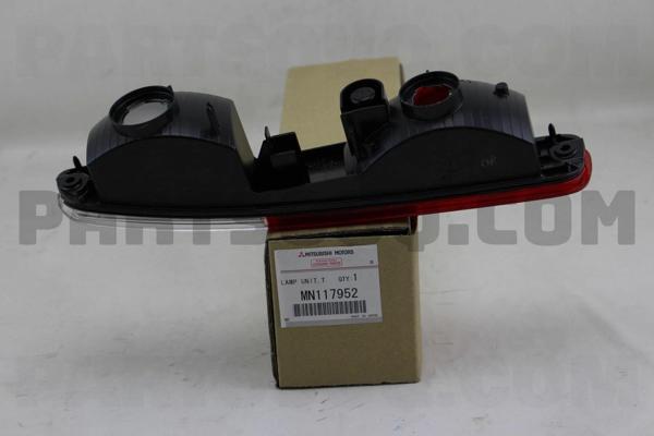 Stop Lambası Sağ Alt : Arka Tampon Japon Pajero (V7) 3.2 Dı-D 03-06 (Oem No: Mn117952) - Image 1
