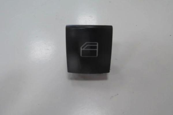 Mercedes A Class- A Class- 2011-2016  Ön/Arka Cam Düğme Butonu Sağ - Image 1