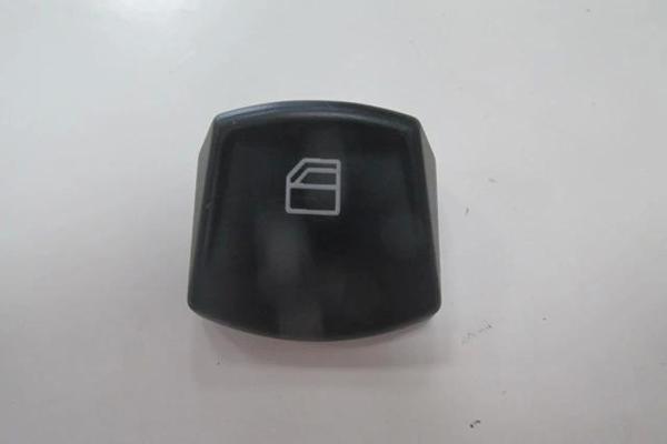Mercedes Vito- Viano- 2003-2014  Ön/Arka Cam Düğme Butonu Sağ (Oem No:A6395451413P1) - Image 1