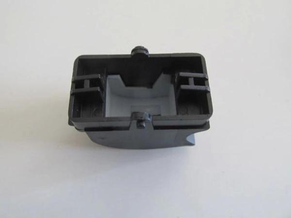 Peugeot Bıpper- 08/17; Ön/Arka Cam Düğme Butonu Sağ/Sol Adet (Oem No: 1570-1955) - Image 1
