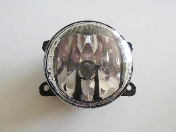 Dacıa Sandero- 09/12; Sis Lambası Sağ/Sol Aynı (Adet) (Ampülsüz) (Oem No: 261500097R) - Image 1