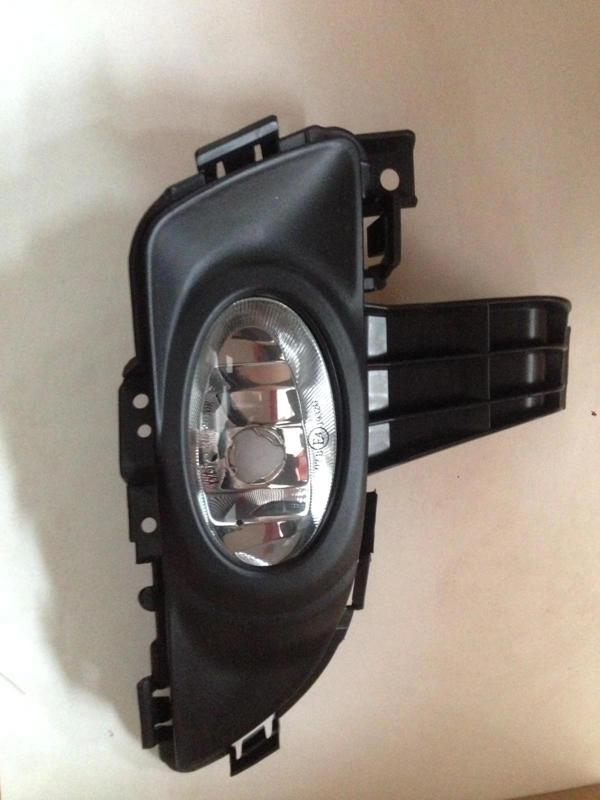 Sis Lambasi Sol Mazda 3 Sedan 03-09 Kapaklı None (Oem No: 1107Yrn031168) - Image 1