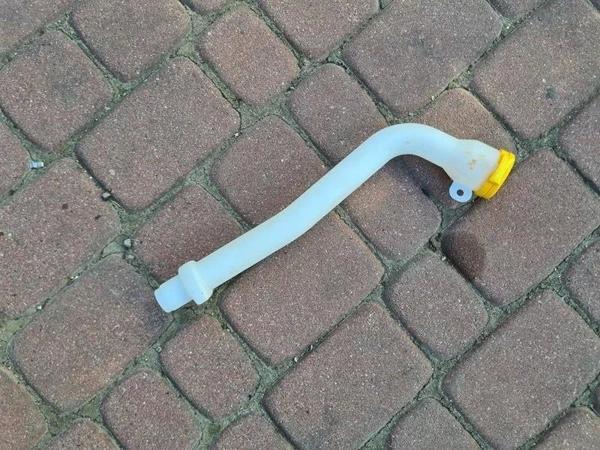 Renault Captur- 20/24; Ön Cam Su Bidonu/Deposu Dolum Borusu (Kapaklı) (Oem No: 289159903R) - Image 1