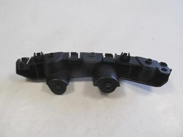 Dacıa Duster- 18/23; Ön Tampon Bağlantı Braketi Sağ (Oem No: 622221036R) - Image 1