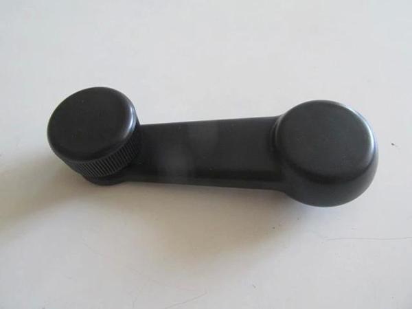 Daewoo Nexıa- 95/99; Ön/Arka Cam Açma Kolu Sağ/Sol Aynı (Adet) (Frezesi Metal) (Oem No: 82630-33001) - Image 1