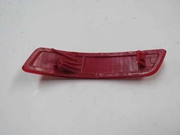 Toyota Corolla- Nde180- 2013-2018  Arka Tampon Reflektörü Sağ Kırmızı (Oem No:8191002180) - Image 1