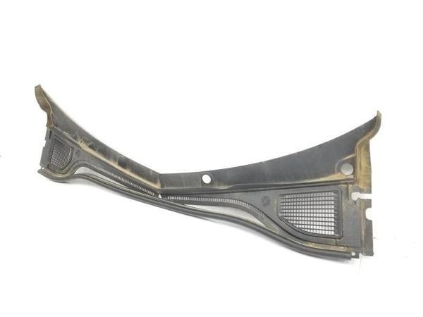 Cam Önü Su Deflektörü Sol Su Seperatörü Vw Golf8 Bm 20- (Oem No: 5H0819403A) - Image 1