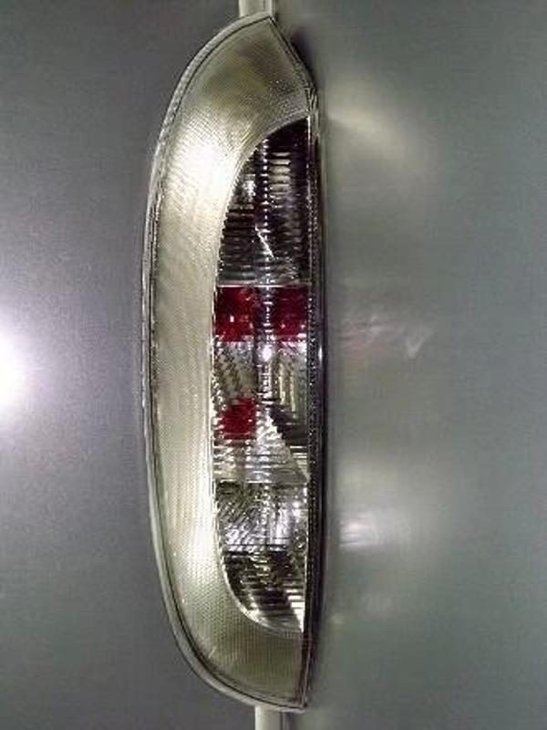 Stop Lambası Sağ Beyaz Cam Opel Corsa C Bm 02-07 (Oem No: 1222126) - Image 1