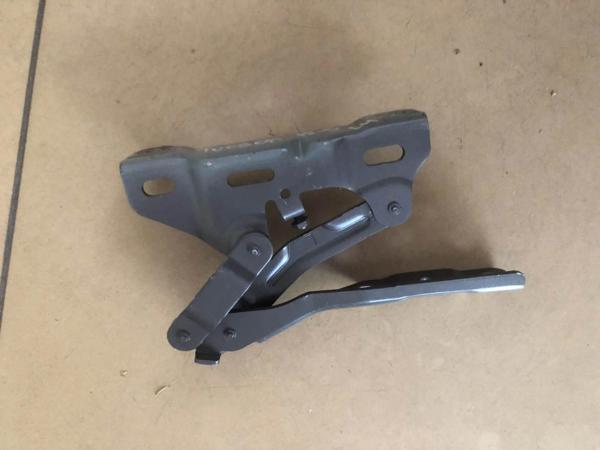 Kaput Menteşesi Tucson 21Sonrası Sağ (Oem No: 66920-N7000) - Image 1