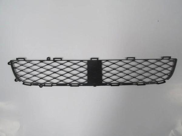 Toyota Yaris- 2002-2006  Ön Tampon Panjuru Siyah (Damla Gözlü) (Eurobump) (Oem No:531120D020) - Image 1