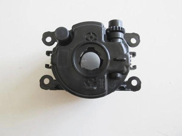 Suzukı Swıft- 05/09; Sis Lambası Sağ/Sol Aynı (Adet) Yuvarlak (Ampülsüz) (Oem No: 8200074008) - Image 1