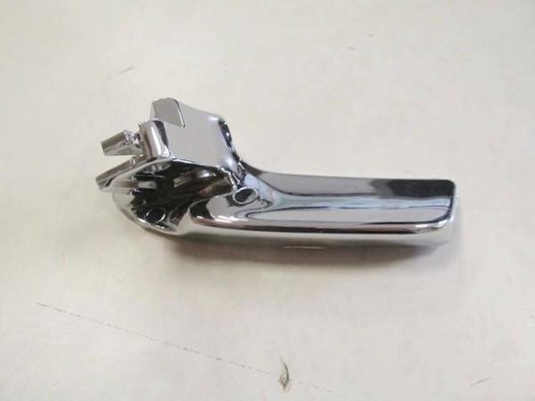 Seat Ibıza- 09/12; Ön Kapı İç Açma Kolu Elceği (Kulbu) Sağ Nikelajlı (Oem No: 6J0837114A) - Image 1