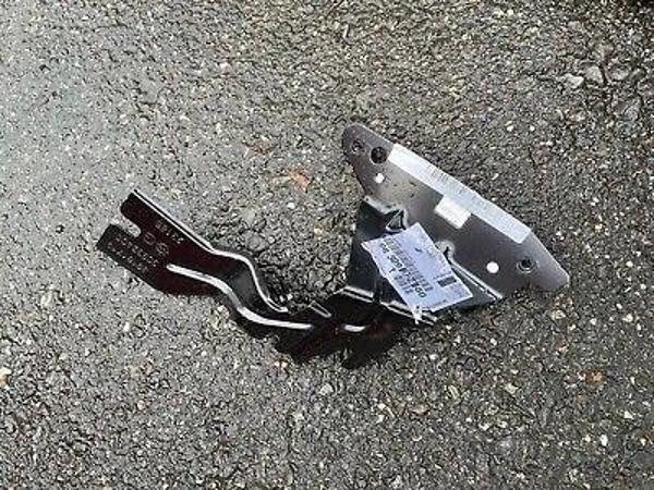 Çamurluk Braketi Ön Sol Opel Corsa F Bm 20- (Oem No: 9830932480) - Image 1