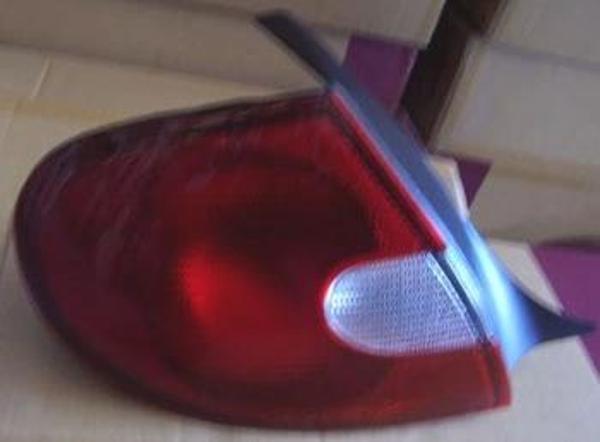 Chrysler Neon- 2000-2002  Stop Lambası Sol Kırmızı/Beyaz (Tyc) (Oem No:5288527Aj) - Image 1