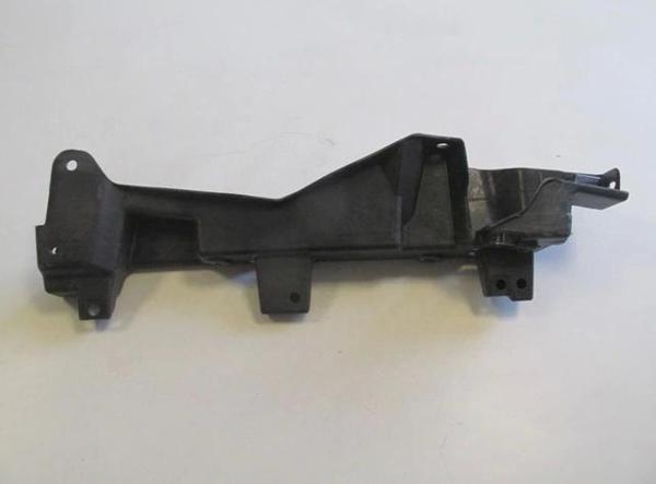 Renault Kangoo- 4- 14/21; Ön Çamurluk Bağlantı Suportu Sağ (Oem No: 631226477R) - Image 1