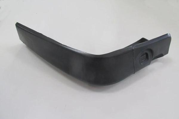 Mercedes E Class- W124- 85/93;  (E200/E220/E230/E250/E300)Arka Çamurluk Marşpiyeli Bandı Sağ (Oem No - Image 1