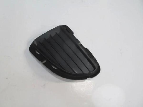 Fıat Grande Punto- 06/12; Sis Lamba Kapağı Sol Siyah (Sis Deliksiz) (Oem No: 735410808) - Image 1