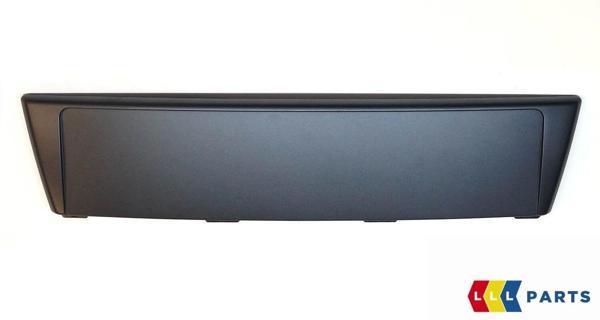 Vw A3 2004- Tampon Plaka Altlıgı Ön Parlak Sıyah (Oem No:8P4807285G) - Image 1