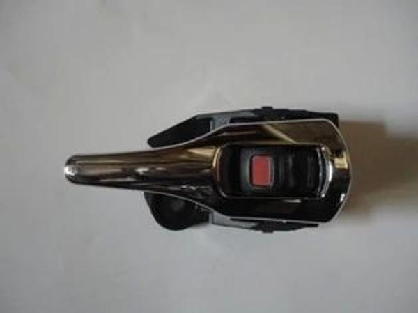 Toyota Corolla- E150- 2007-2013  Ön Kapı İç Açma Kolu Sağ Nikelajlı (Hushan) (Oem No:6920502250B) - Image 1