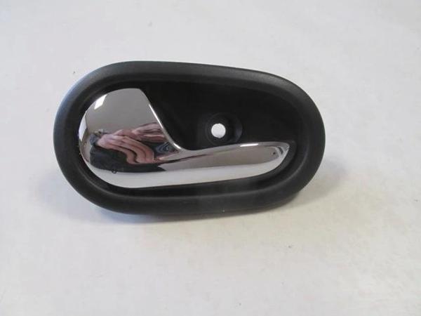 Renault Symbol- 13/21; Ön Kapı İç Açma Kolu Sol Nikelajlı (Oem No: 826724918R) - Image 1