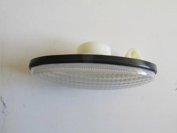 Nıssan Almera- N16- Sd/Hb- 00/06; Çamurluk Sinyali Beyaz Sağ/Sol Aynı (Adet) (Eurolamp) (Oem No: 261 - Image 1