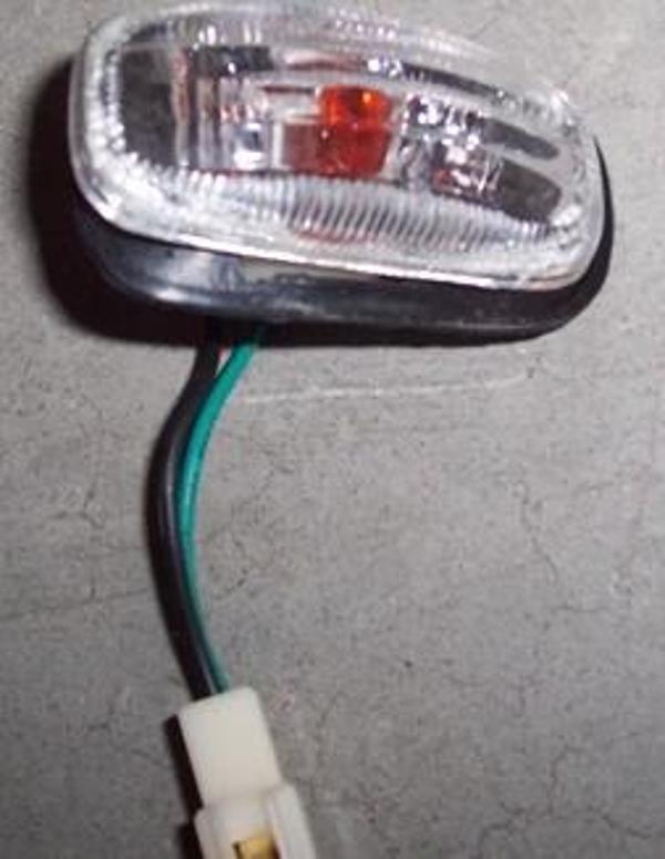Honda Crv- 02/04; Çamurluk Sinyali Sağ/Sol Aynı (Adet) Beyaz (Tıco) (Oem No: 34301-S5A-013) - Image 1