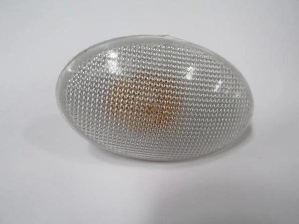 Opel Corsa- C- 2000-2003  Çamurluk Sinyali Füme Sağ/Sol Aynı (Adet) (Oem No:93176063) - Image 1