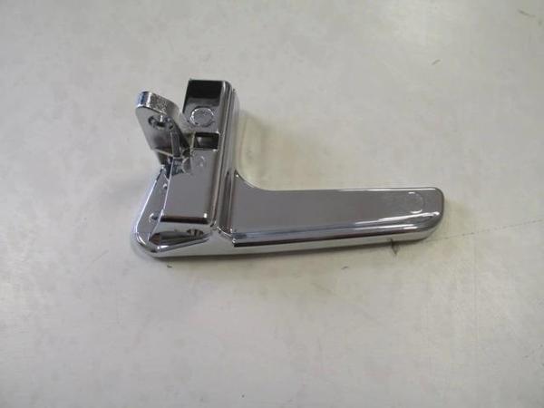 Seat Cordoba- 00/02; Ön Kapı İç Açma Kolu Elceği (Kulbu) Sağ Nikelajlı (Oem No: 6K0837114) - Image 1