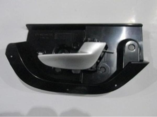 2000-2004 Volvo S60 Arka Kapı İç Açma Kolu Sağ Siyah (Elceği Gümüş Gri) (Hushan) (Adet) - Image 1