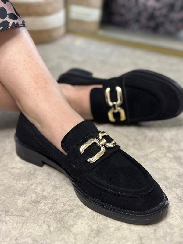 Günlük Kadın Loafer Klasik Alçak Topuklu Desenli Taban Zincirli Oval Burunlu Makosen Ayakkabı 100 - Image 1