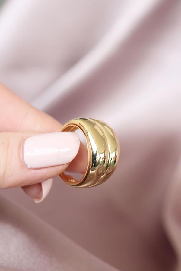 Zarif Kadın için Golden Ayarlı Tarz Yüzük - Image 1