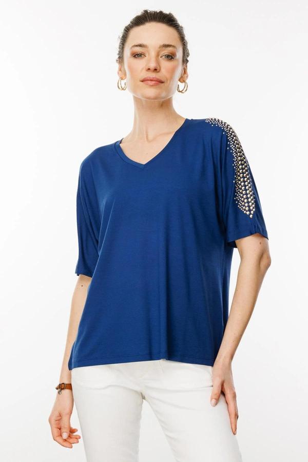 Desen Triko Kadın V Yaka Omuzları Taşlı Penye T-Shirt 25754 Indigo - Image 1