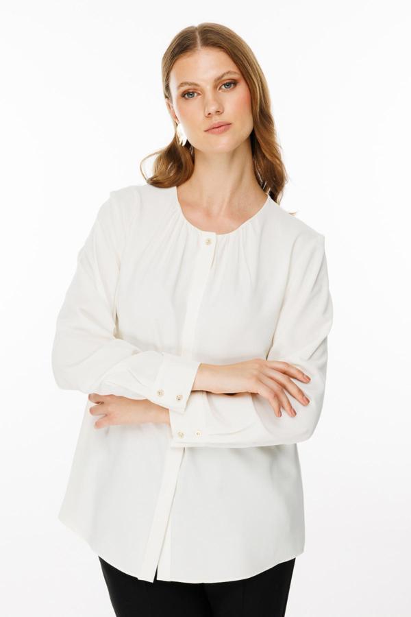 Ekol Kadın Büyük Beden Yakası Büzgülü Tek Düğme Bluz 2553 Ekru - Image 1