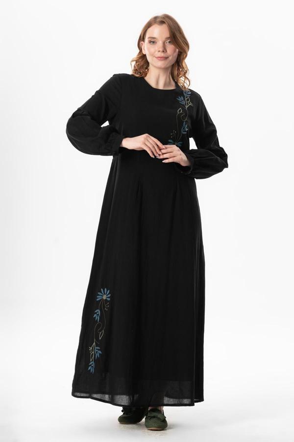 Uzun Kol Şile Bezi Gülşah Bisiklet Yaka Nakışlı Uzun Yazlık Elbise Siyah Syh - Image 1