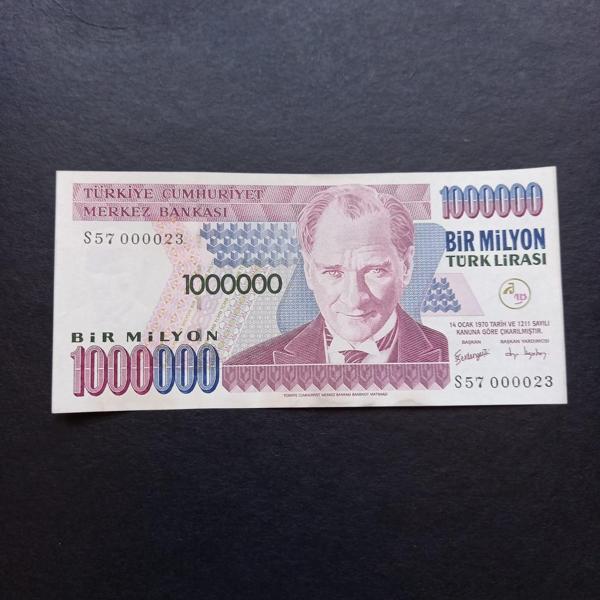 Escoines Koleksiyon 3996367e82d1df0892 7.Emisyon 1 Milyon Türk lirası CA/LEKELİ eski kağıt para - Image 1