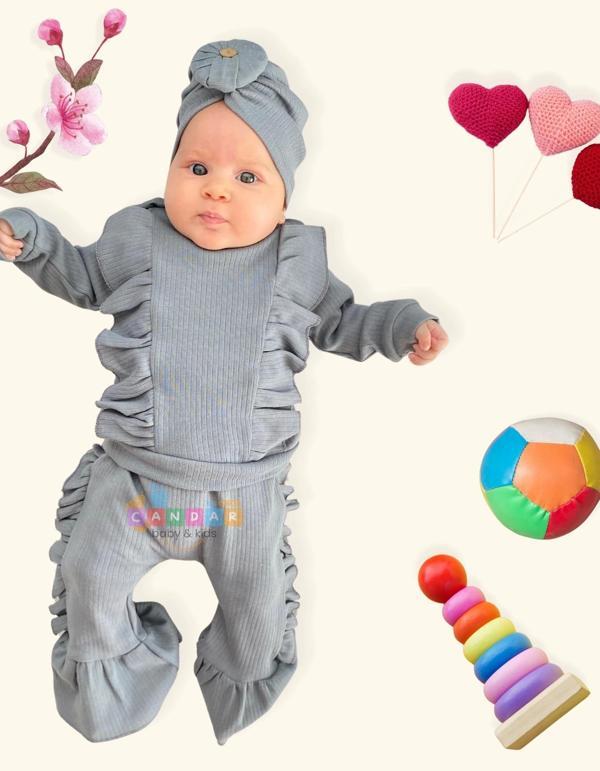 3-12 Ay Kız Bebek Takımı Omuz Fırfır Detay Boneli 3'lü Gri - Image 1