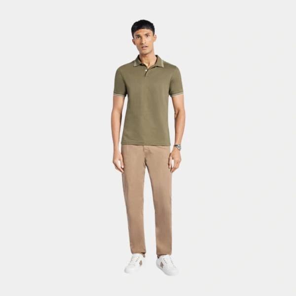Guess Erkek Bej Üçgen Logolu T-Shirt - Image 1