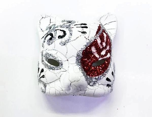 Kırmızı Renk İşlemeli Seramik Malzemeden İmal Venedik Kedi Model Magnet - Image 1