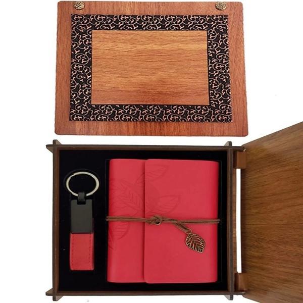 Ahşap Kutulu Kırmızı Deri Defter Ve Anahtarlık Set - Image 1