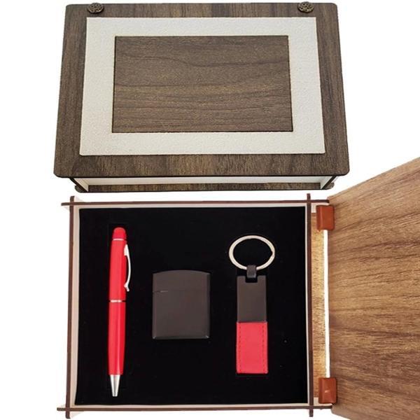 Özel Ahşap Kutulu Kırmızı Kalem Anahtarlık Ve Çakmak Set - Image 1