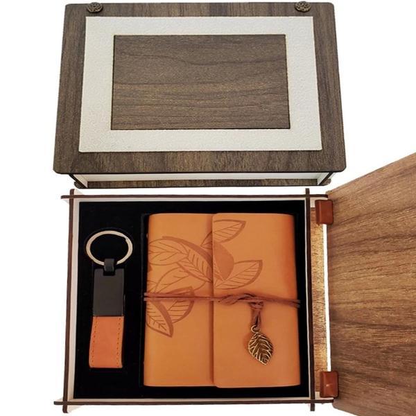 Özel Ahşap Kutulu Taba Deri Defter Ve Anahtarlık Set - Image 1