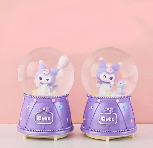 Kuromi Işıklı Müzikli Kar Küresi Orta Boy Alk3118 - Image 1