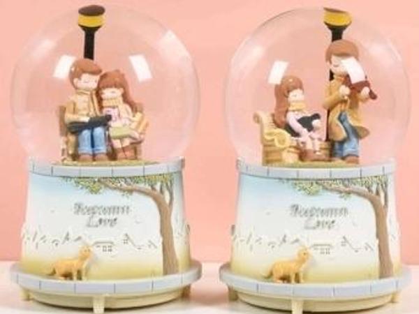 Sonbahar Sevgili Kar Küresi Orta Boy - Image 1