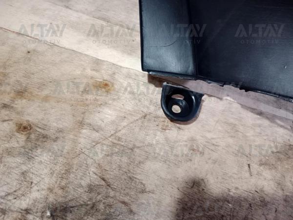 Tampon Corolla Arka 2019-2021 Sedan (Hasarlı) (Oem No:521590Z953) - Image 1
