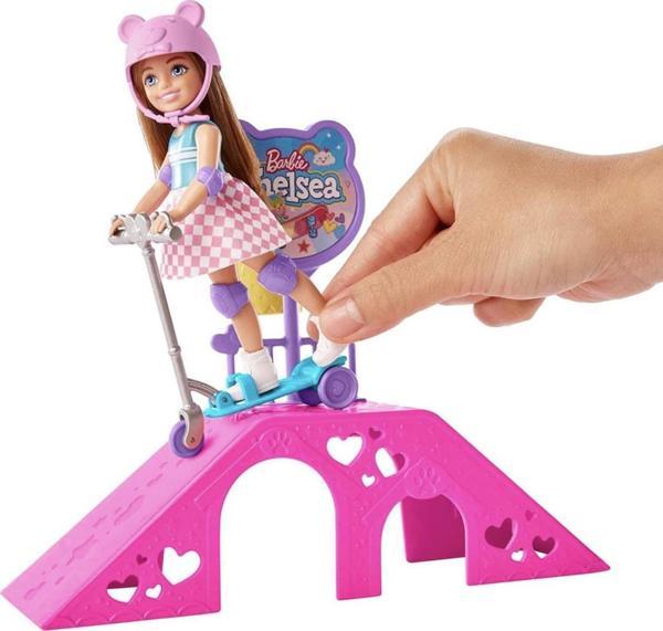 Barbie Chelsea Kaykay Parkı HJY35  - Image 1
