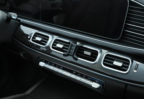 Mercedes GLE 2019 2020 Model için Özel Telefon Tutucu MB6 - Image 1