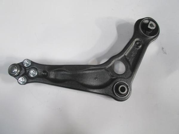 Renault Megane 4 Sd 21/24 Ön Alt Tabla Sol Roti̇lli̇/burçlu 1.6 Cc (Salıncak) (Sh)  - Image 1
