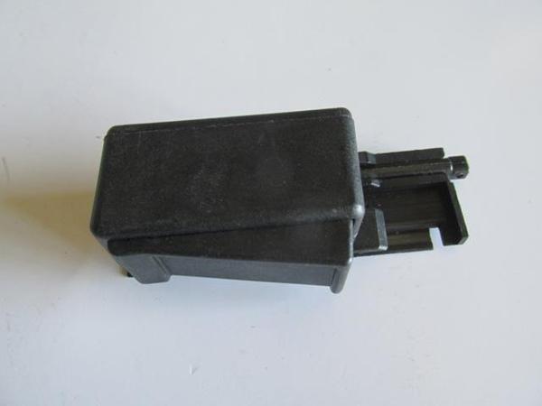 Fiat Doblo 06/10 Arka Kapı Cam Ki̇li̇tleme Mandalı Sağ (Sürgülü Kapı)  - Image 1