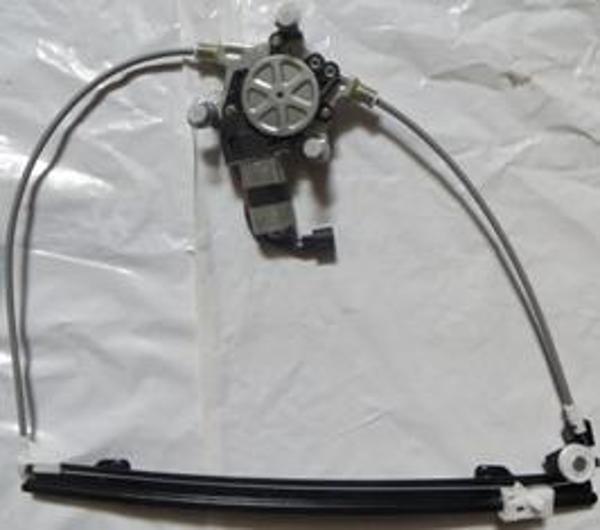 Renault Clio 2 Sd 98/01 Ön Cam Kri̇kosu Sol Elektri̇kli̇/motorlu (Hushan)  - Image 1