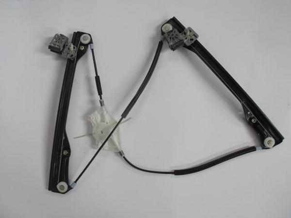 Volkswagen Golf 4 98/04 Ön Cam Kri̇kosu Sağ Elektri̇kli̇/motorsuz (2kapı) (Hushan)  - Image 1